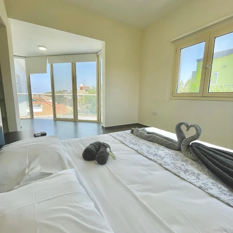 Lydia'S Villa Protaras